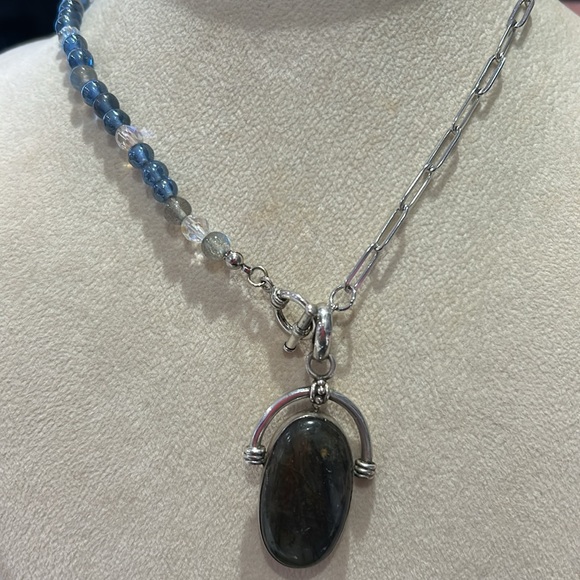Oval Labradorite Pendant with Open Links &  Beaded Toggle Necklace-Boutique - Picture 9 of 11